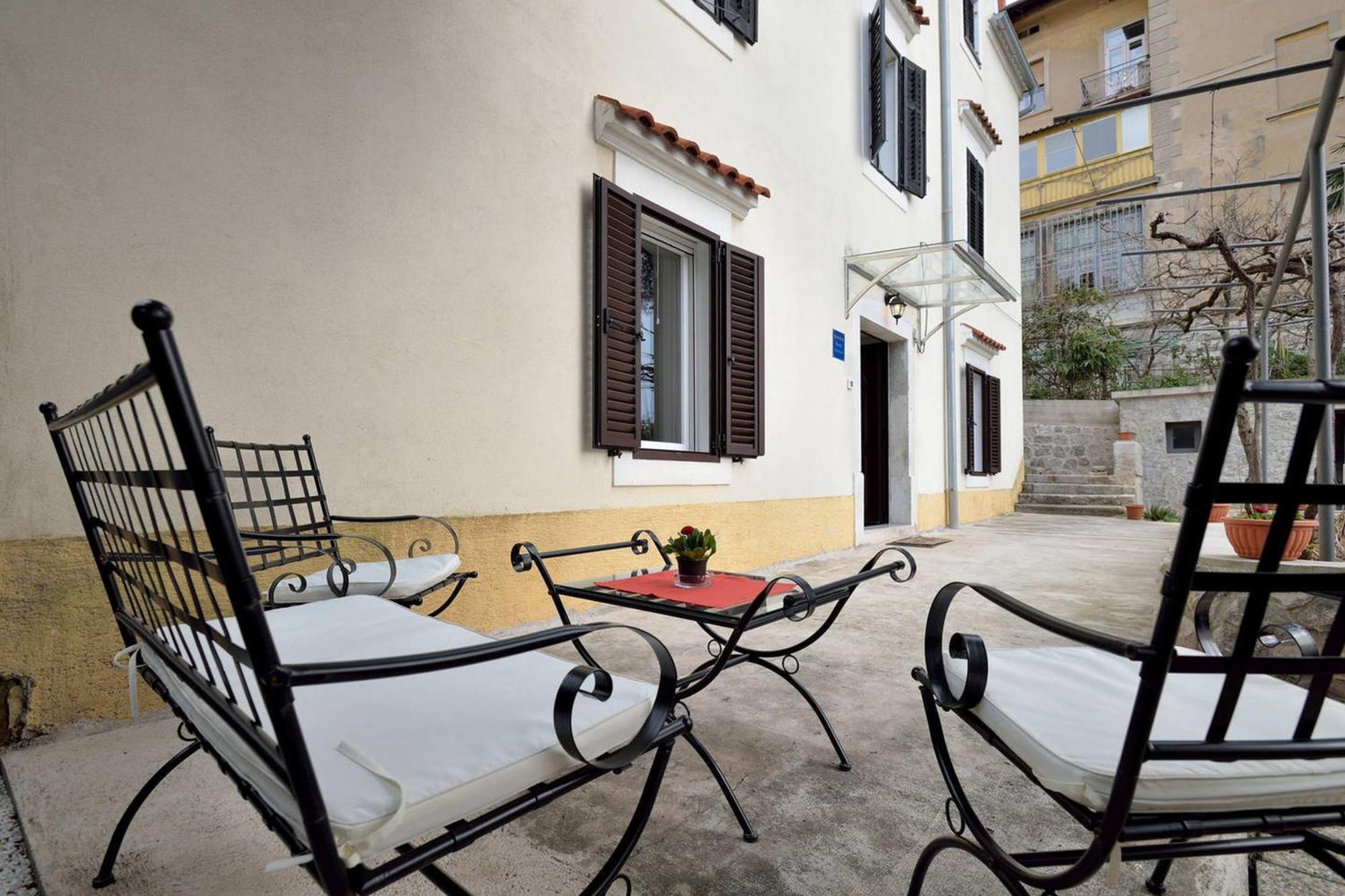 Apartment Opatija Lavanda Екстер'єр фото
